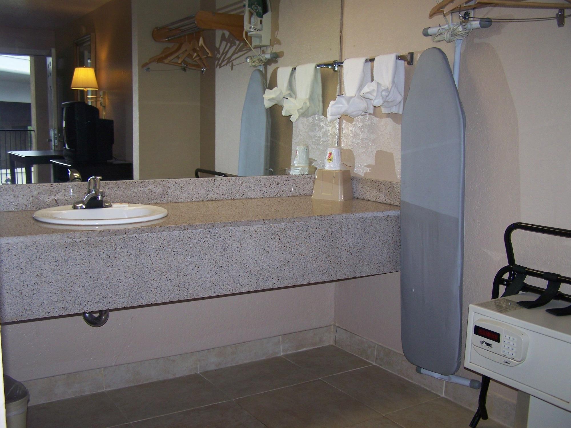 Super 8 By Wyndham San Antonio Pearl District Downtown Motel Ngoại thất bức ảnh