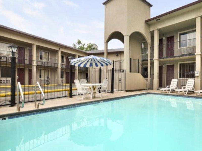 Super 8 By Wyndham San Antonio Pearl District Downtown Motel Ngoại thất bức ảnh